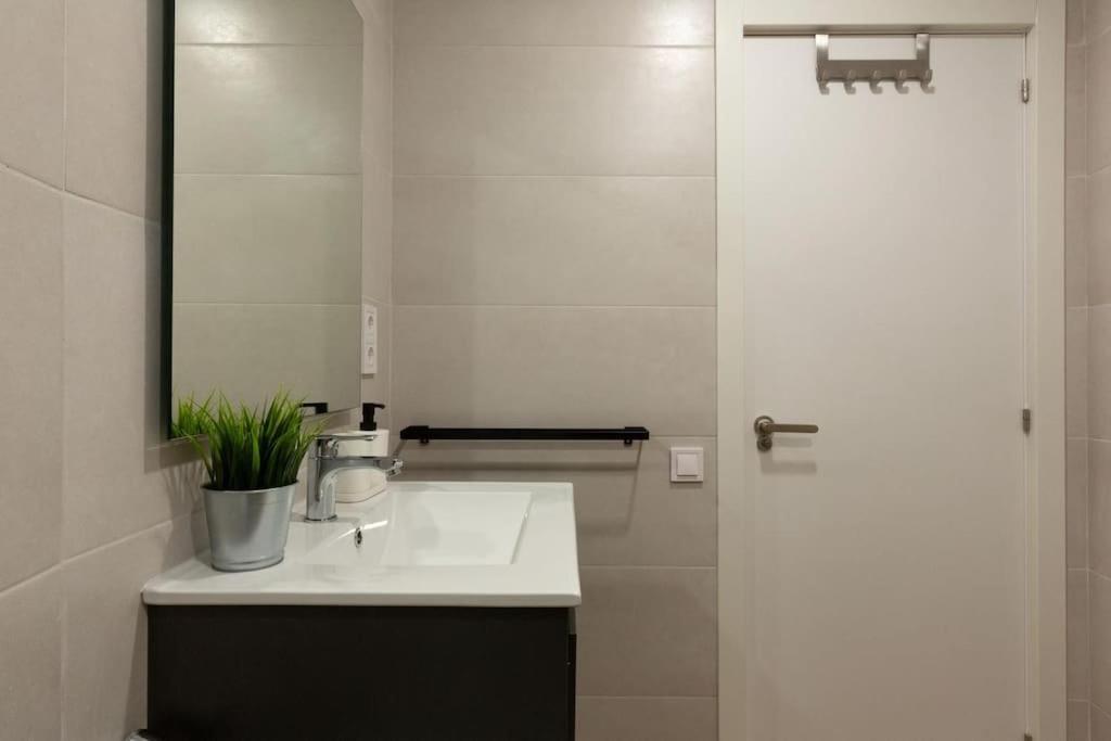 Nuevo Loft En Playa Y Cerca Del Centro, Ac Y Wifi Valência Exterior foto